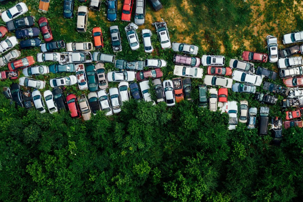 scrap car recycling - reducing carbon footprints