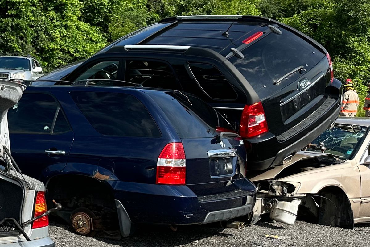 Toronto Scrap Car Market Trends for Sellers and Recyclers Toronto Scrap Car Market Trends for Sellers and Recyclers
